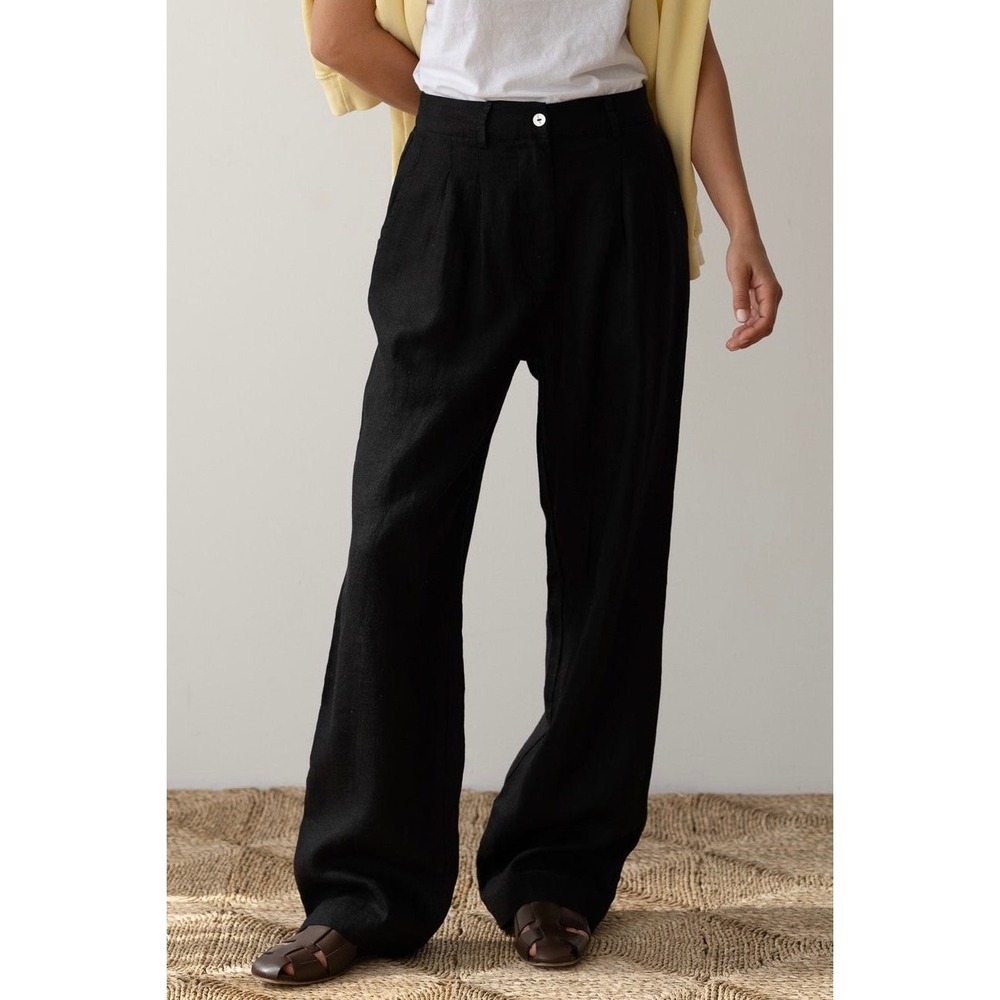 Donni. The Linen Pleated Trouser in Jet Black Size Large Quiet Luxury Minimalist